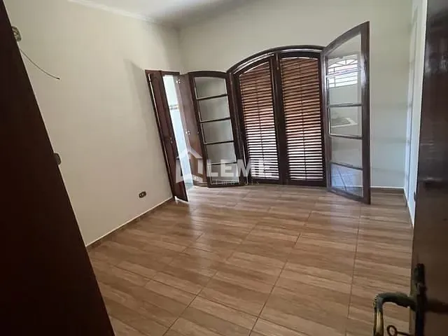 Casa com 360m² 4 quartos e 2 banheiros, à venda, no bairro Jardim Alvorada em Mococa