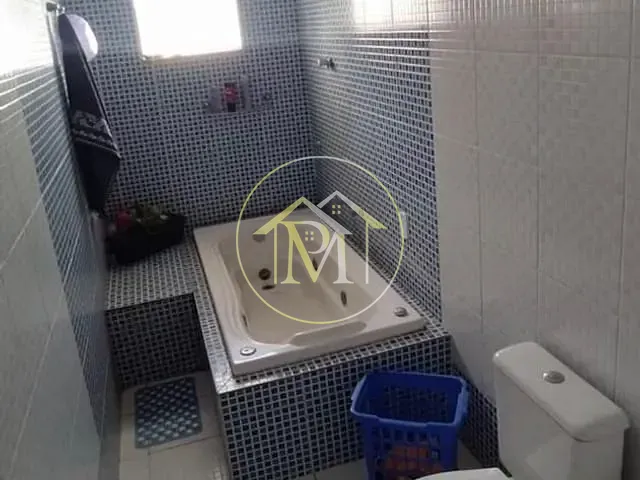 Casa com 200m² 2 quartos e 3 banheiros, à venda, no bairro Jardim Abaete em Sorocaba