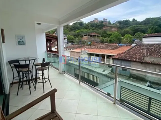 Casa com 249m² 4 quartos e 3 banheiros, à venda, no bairro Hernani Sá em Ilhéus