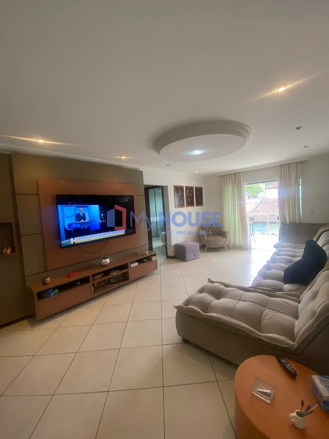 Casa, 4 quartos, 249 m² - Foto 1