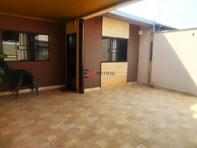 Casa com 156m² 3 quartos e 2 banheiros, à venda, no bairro Coliseu em Londrina