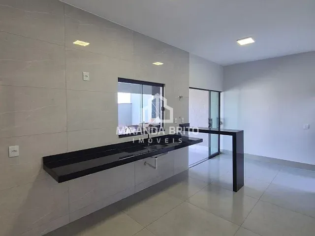 Casa 3 quartos e 2 banheiros, à venda, no bairro Parque Veiga Jardim em Aparecida de Goiânia