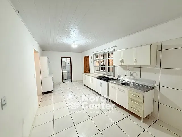 Casa 3 quartos e 2 banheiros, para alugar, no bairro Costeira em Balneário Barra do Sul