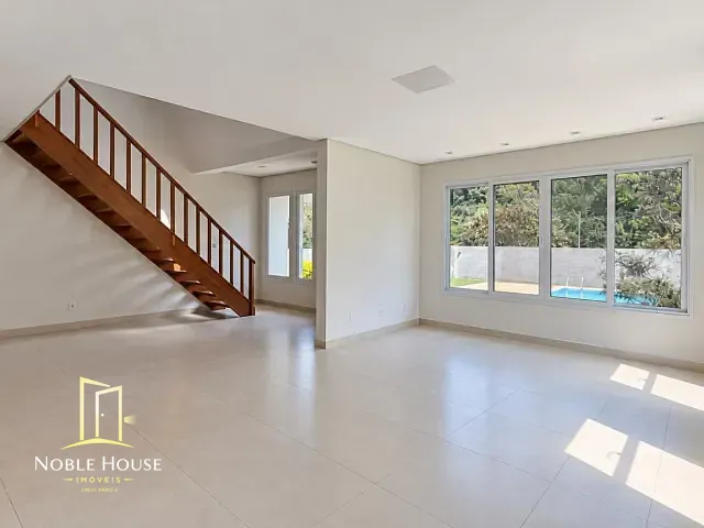 Casa 3 quartos e 3 banheiros, para alugar, no bairro Marambaia em Vinhedo