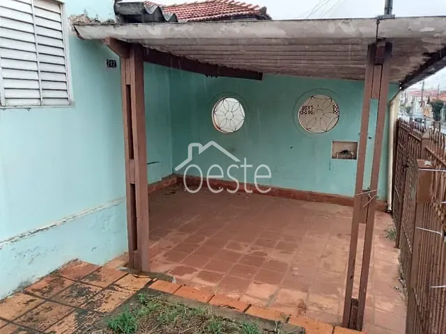 Casa com 205m² 2 quartos e 1 banheiro, à venda, no bairro Vila Aparecida em Santa Bárbara D'Oeste