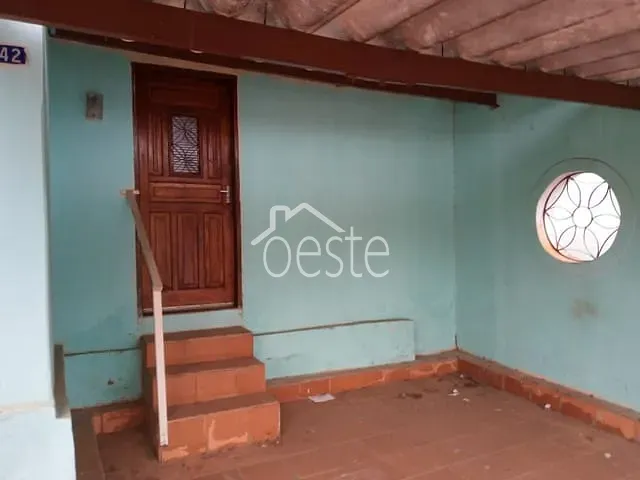 Casa com 205m² 2 quartos e 1 banheiro, à venda, no bairro Vila Aparecida em Santa Bárbara D'Oeste