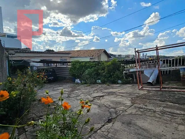 Casa 3 quartos e 2 banheiros, à venda, no bairro Caiçaras em Belo Horizonte