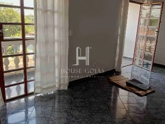 Sobrado com 372m² 4 quartos e 2 banheiros, à venda, no bairro Jardim Balneário Meia Ponte em Goiânia