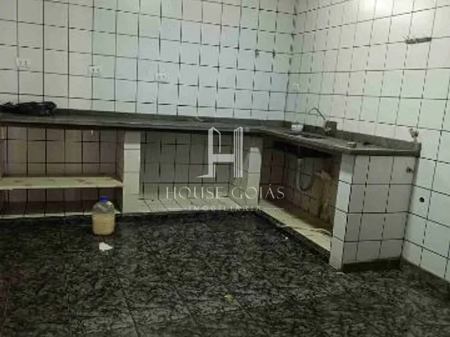 Sobrado com 372m² 4 quartos e 2 banheiros, à venda, no bairro Jardim Balneário Meia Ponte em Goiânia