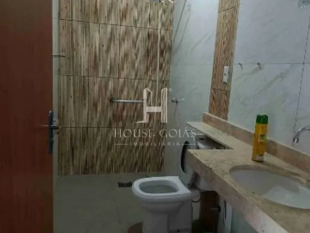 Sobrado com 372m² 4 quartos e 2 banheiros, à venda, no bairro Jardim Balneário Meia Ponte em Goiânia