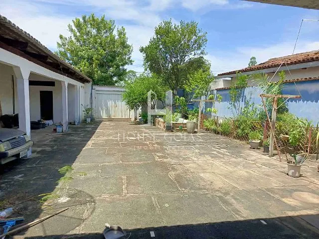 Sobrado com 372m² 4 quartos e 2 banheiros, à venda, no bairro Jardim Balneário Meia Ponte em Goiânia