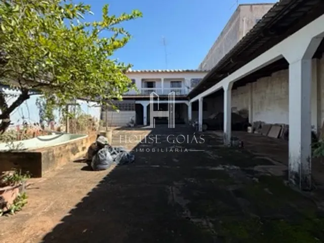 Sobrado com 372m² 4 quartos e 2 banheiros, à venda, no bairro Jardim Balneário Meia Ponte em Goiânia