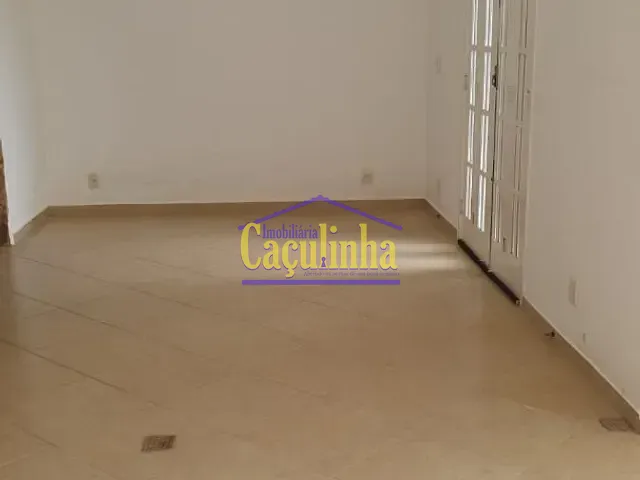 Casa com 600m² 3 quartos e 2 banheiros, à venda ou para alugar, no bairro Centro (Ipiabas) em Barra do Piraí