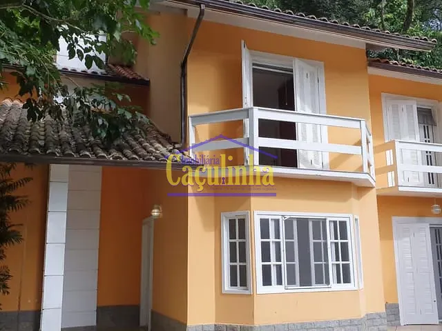 Casa com 600m² 3 quartos e 2 banheiros, à venda ou para alugar, no bairro Centro (Ipiabas) em Barra do Piraí