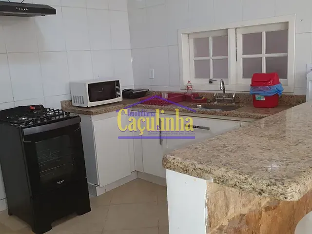 Casa com 600m² 3 quartos e 2 banheiros, à venda ou para alugar, no bairro Centro (Ipiabas) em Barra do Piraí