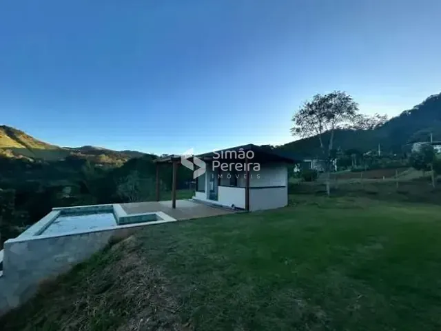 Casa com 2200m² 3 quartos e 6 banheiros, à venda, no bairro Pedro do Rio em Petrópolis