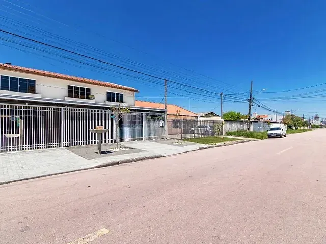 Casa com 388m² 4 quartos e 6 banheiros, à venda, no bairro Lindóia em Curitiba