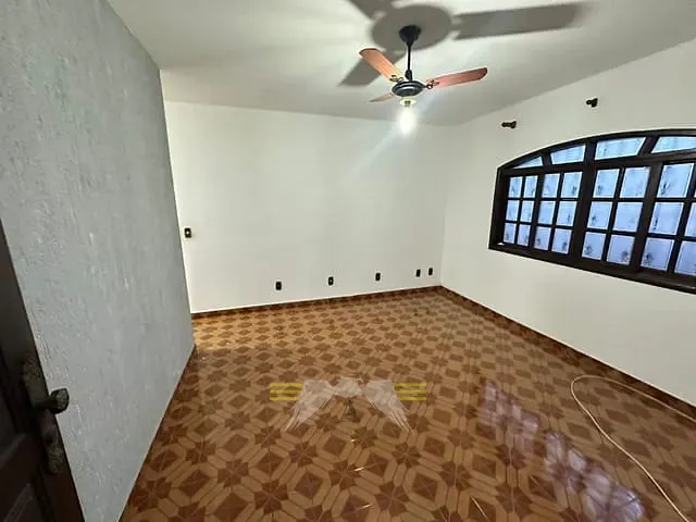 Casa com 190m² 4 quartos e 2 banheiros, à venda, no bairro Parque Boturussu em São Paulo