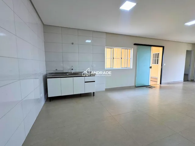 Casa 3 quartos e 2 banheiros, para alugar, no bairro Jardim São Pedro em Apucarana