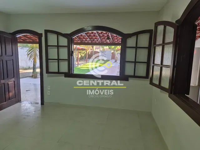 Casa 5 quartos e 3 banheiros, à venda, no bairro Ponta Negra (Ponta Negra) em Maricá