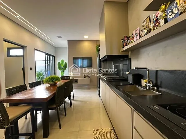 Casa com 300m² 3 quartos e 4 banheiros, à venda, no bairro Jardim Recanto das Águas em Nova Odessa