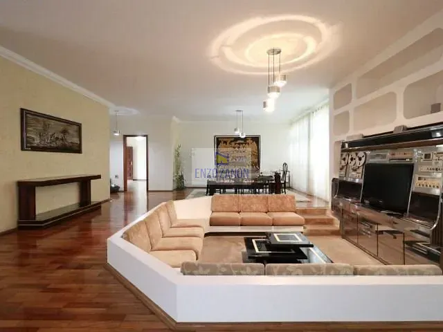 Casa com 871m² 4 quartos e 5 banheiros, à venda, no bairro Vila Assunção em Santo André