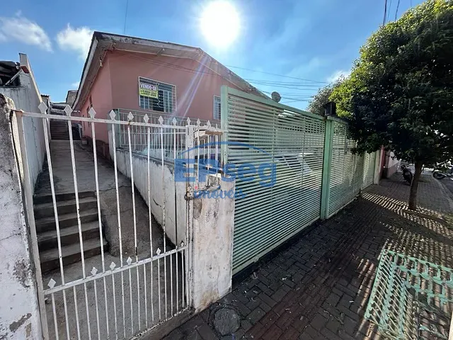 Casa com 339m² 4 quartos e 3 banheiros, à venda, no bairro Industrial em Londrina