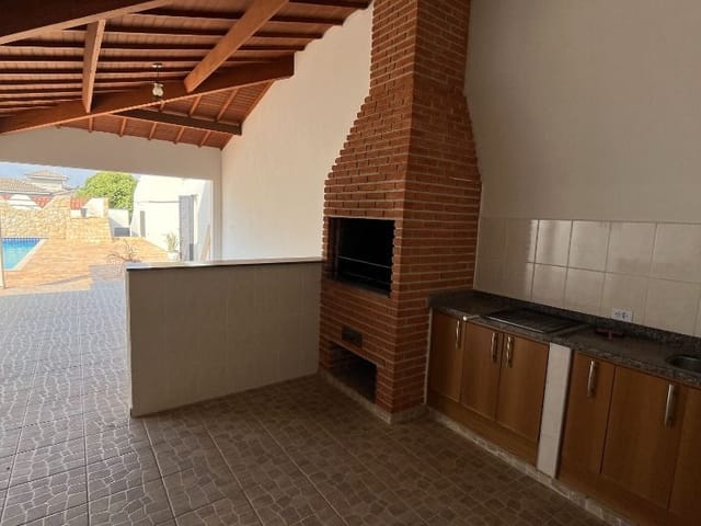 Casa com 720m² 3 quartos e 3 banheiros, à venda, no bairro Colina Verde em Tatuí