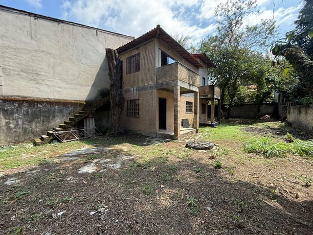 Casa com 360m² 1 quarto e 1 banheiro, à venda, no bairro Engenho do Mato em Niterói