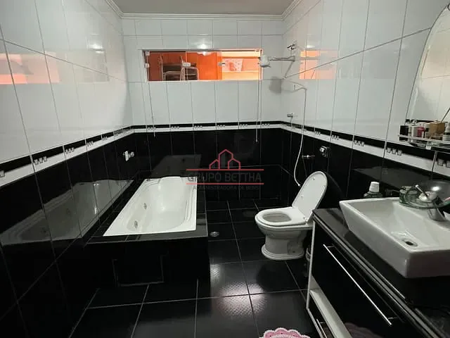 Casa com 321m² 2 quartos e 2 banheiros, à venda, no bairro Jardim Roberto em Osasco