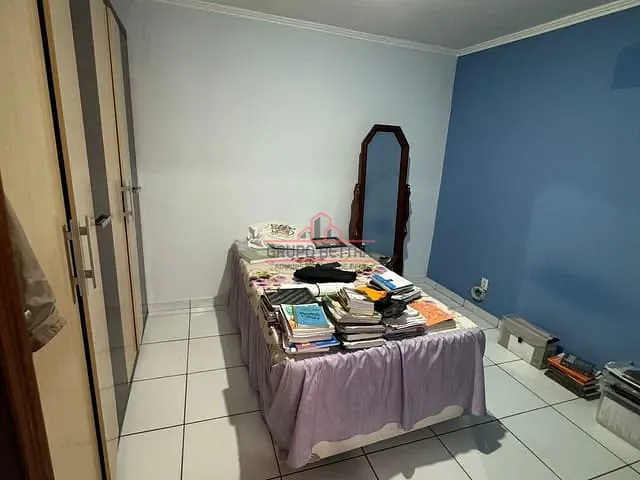 Casa com 321m² 2 quartos e 2 banheiros, à venda, no bairro Jardim Roberto em Osasco