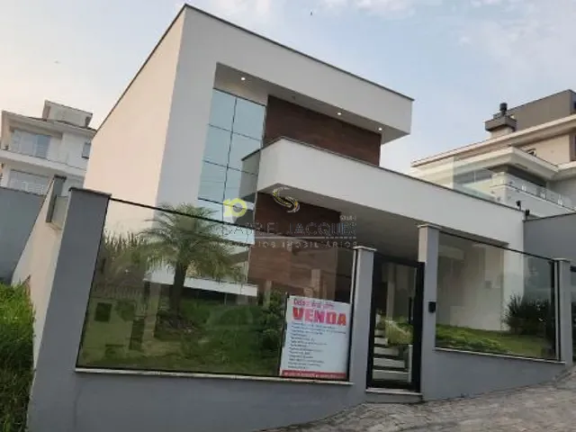 Casa com 361m² 3 quartos e 4 banheiros, à venda, no bairro Pedra Branca em Palhoça