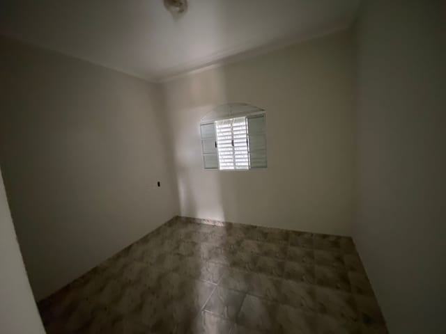 Casa com 250m² 2 quartos e 1 banheiro, para alugar, no bairro Parque Valença I em Campinas