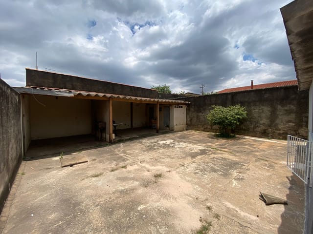 Casa com 250m² 2 quartos e 1 banheiro, para alugar, no bairro Parque Valença I em Campinas