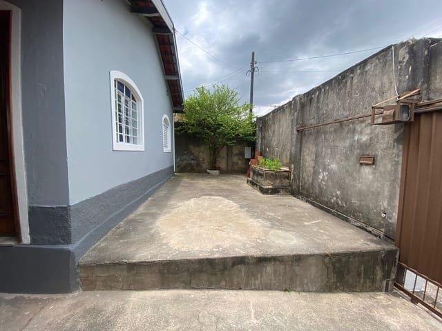 Casa com 250m² 2 quartos e 1 banheiro, para alugar, no bairro Parque Valença I em Campinas
