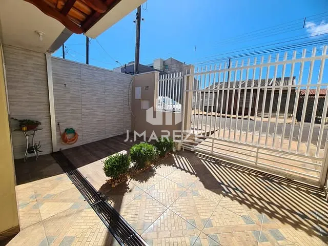 Casa com 207m² 2 quartos e 3 banheiros, à venda, no bairro Residencial Interlagos em Apucarana