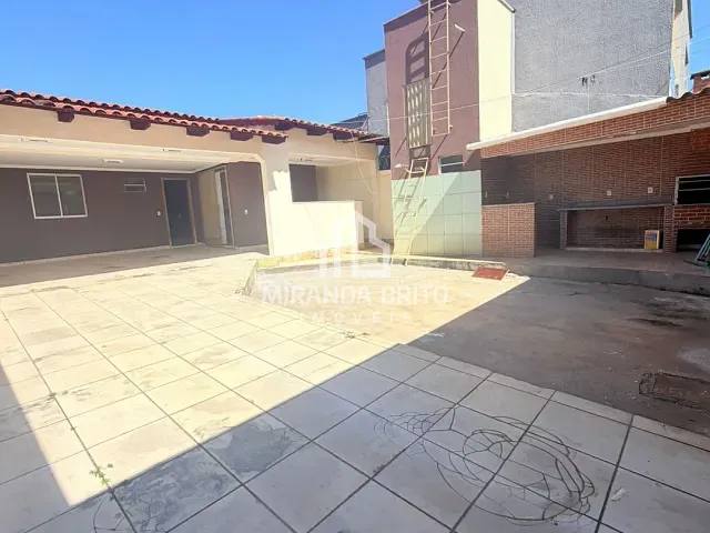 Casa 3 quartos e 2 banheiros, para alugar, no bairro Conjunto Habitacional Baliza em Goiânia