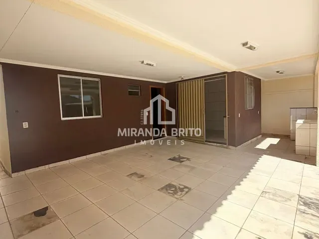 Casa 3 quartos e 2 banheiros, para alugar, no bairro Conjunto Habitacional Baliza em Goiânia