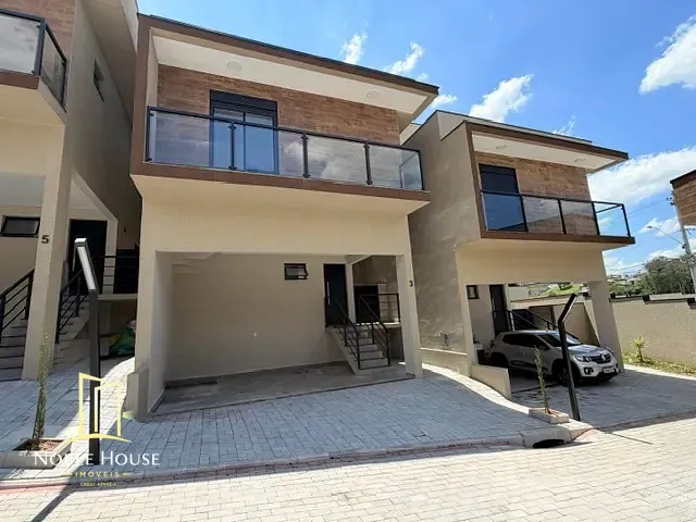 Casa com 135m² 3 quartos e 4 banheiros, para alugar, no bairro Vila Omízollo em Louveira