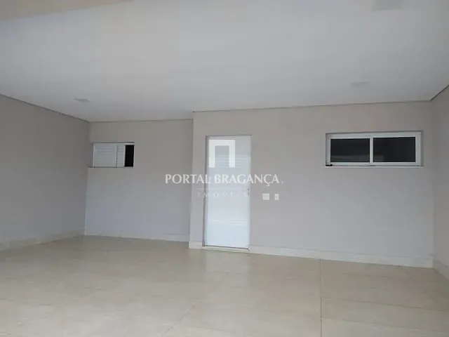 Casa com 477m² 3 quartos e 5 banheiros, à venda, no bairro Condomínio Residencial Campos do Conde em Bragança Paulista