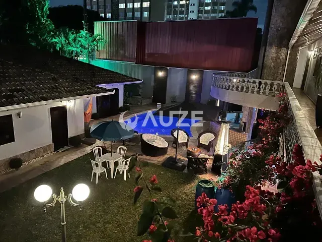 Casa com 560m² 5 quartos e 5 banheiros, à venda, no bairro Parolin em Curitiba