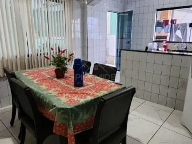 Casa com 287m² 3 quartos e 1 banheiro, à venda, no bairro Parque Primavera em Poços de Caldas