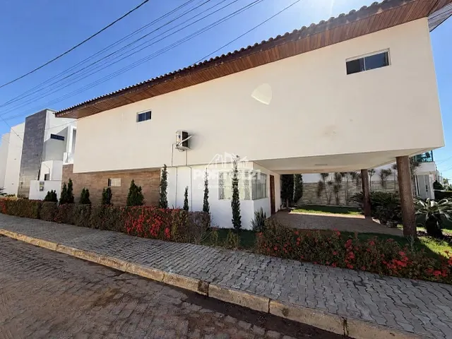 Casa 4 quartos e 5 banheiros, à venda, no bairro Fernando Idalino em Petrolina