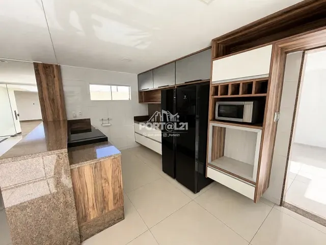 Casa 4 quartos e 5 banheiros, à venda, no bairro Fernando Idalino em Petrolina