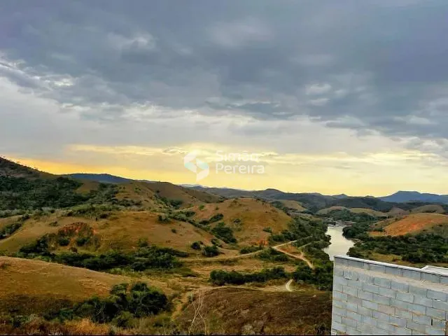 Casa com 350m² 1 quarto e 2 banheiros, à venda, no bairro Vila Paraíso em Três Rios