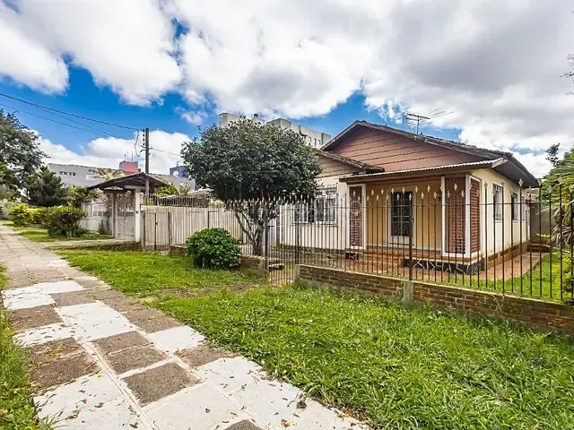 Casa com 139m² 3 quartos e 1 banheiro, à venda, no bairro Bacacheri em Curitiba