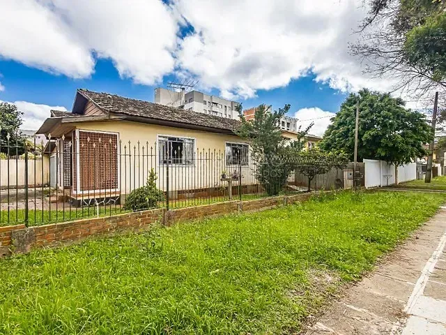 Casa com 139m² 3 quartos e 1 banheiro, à venda, no bairro Bacacheri em Curitiba