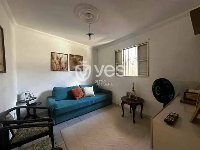 Casa com 375m² 3 quartos e 2 banheiros, à venda, no bairro Centro em Araxá