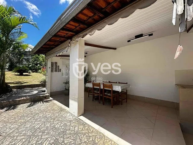 Casa com 375m² 3 quartos e 2 banheiros, à venda, no bairro Centro em Araxá