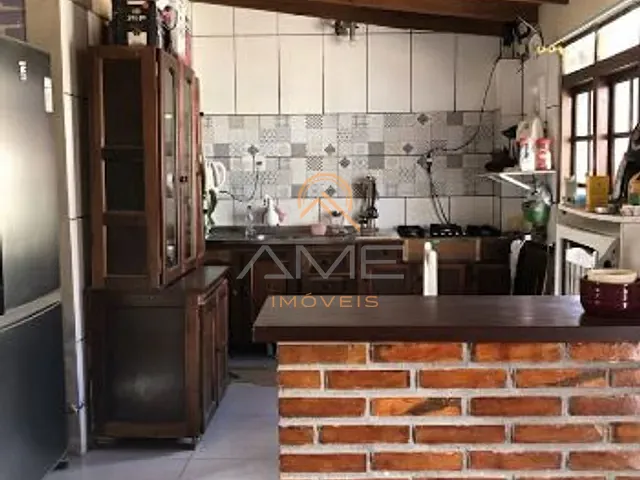 Casa 3 quartos e 2 banheiros, à venda, no bairro Laranjal em Pelotas
